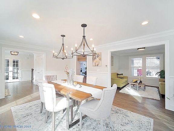 3rd image of 38 Berkshire Ln