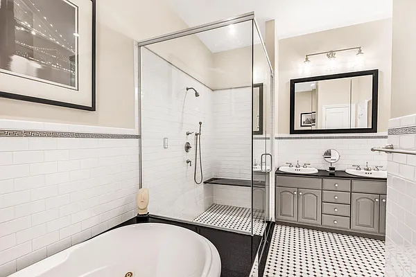 Sold by Sotheby's International Realty | media 7