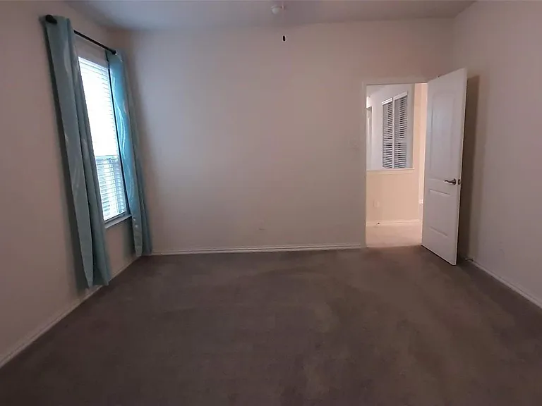 325 Kennewick Dr — Photo 12