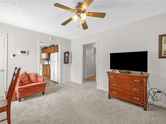 5th image of 107 Glendale St S