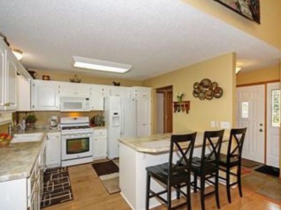2nd image of 19907 Viking Blvd NE