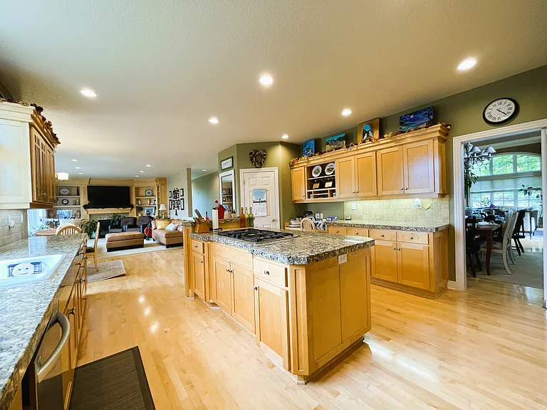 12799 NW Lilywood Dr — Photo 7