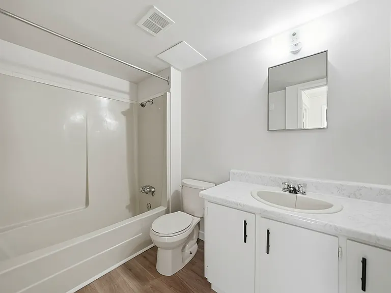 34 Kleisinger Cres — Photo 16