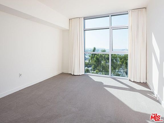 2nd image of 13700 Marina Pointe Dr Unit 704