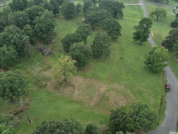 3rd image of 370 Grand Oak Ln
