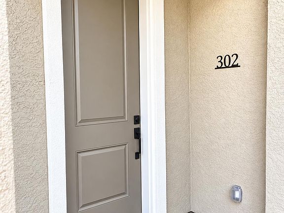 4th image of 302 Cattail Cir