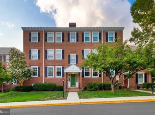 2852 S Buchanan St APT A1, Arlington, VA 22206