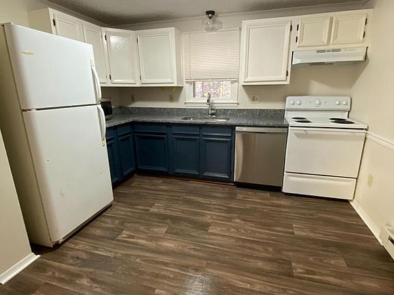 3rd image of 1005 Lower Clubhouse Dr #1