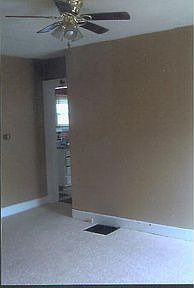 4th image of 206 Warwick Ave