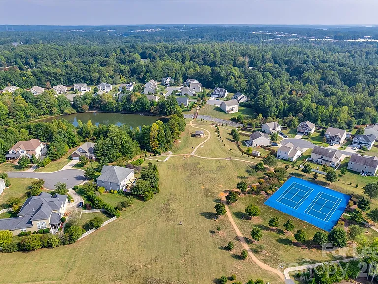 1668 Beleek Ridge Ln — Photo 39