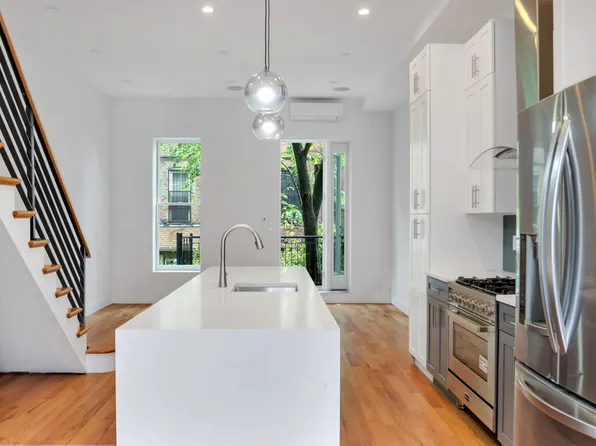 4 Alice Court image 2 of 12