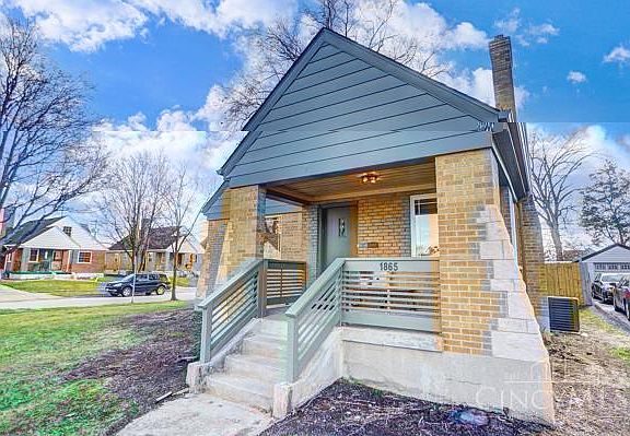 3rd image of 1865 Glendon Pl