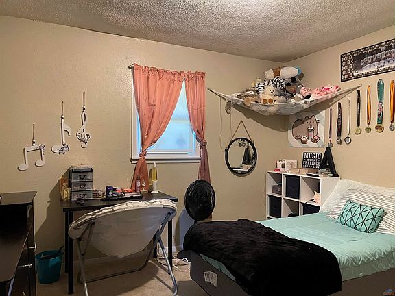 2nd image of 1700 Heck Ave