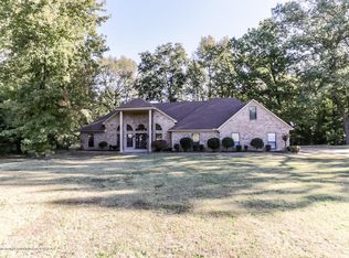 1990 Tall Tree Dr, Horn Lake, MS 38637