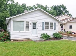 1515 Sunset Dr, Round Lake Beach, IL