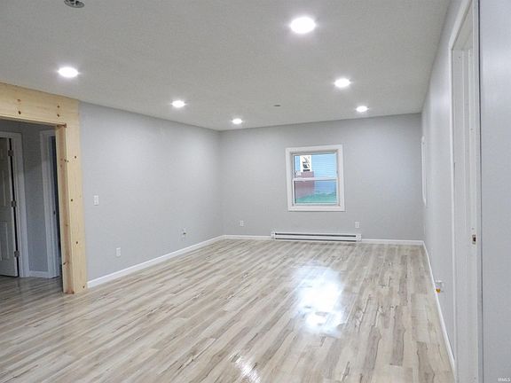 4th image of 447 W High St