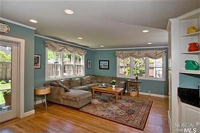5th image of 14 Agatha Ct