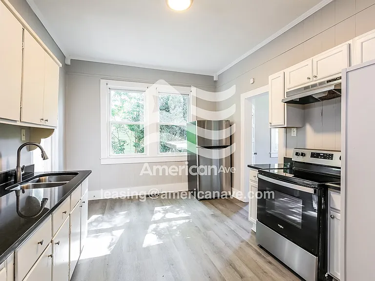 1643599_004_kitchen_5.jpg