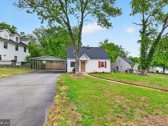 3rd image of 296 Manassas Dr