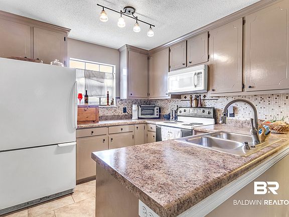 2nd image of 389 Clubhouse Dr APT K1