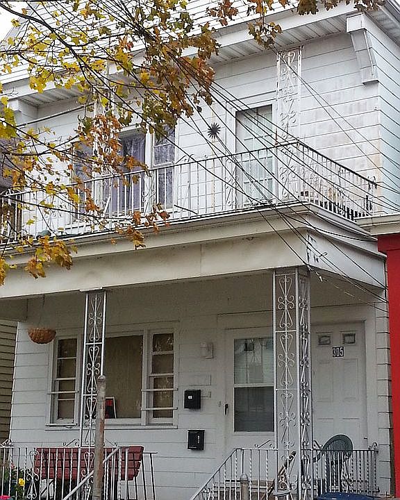 1st image of 305 Plymouth Ave