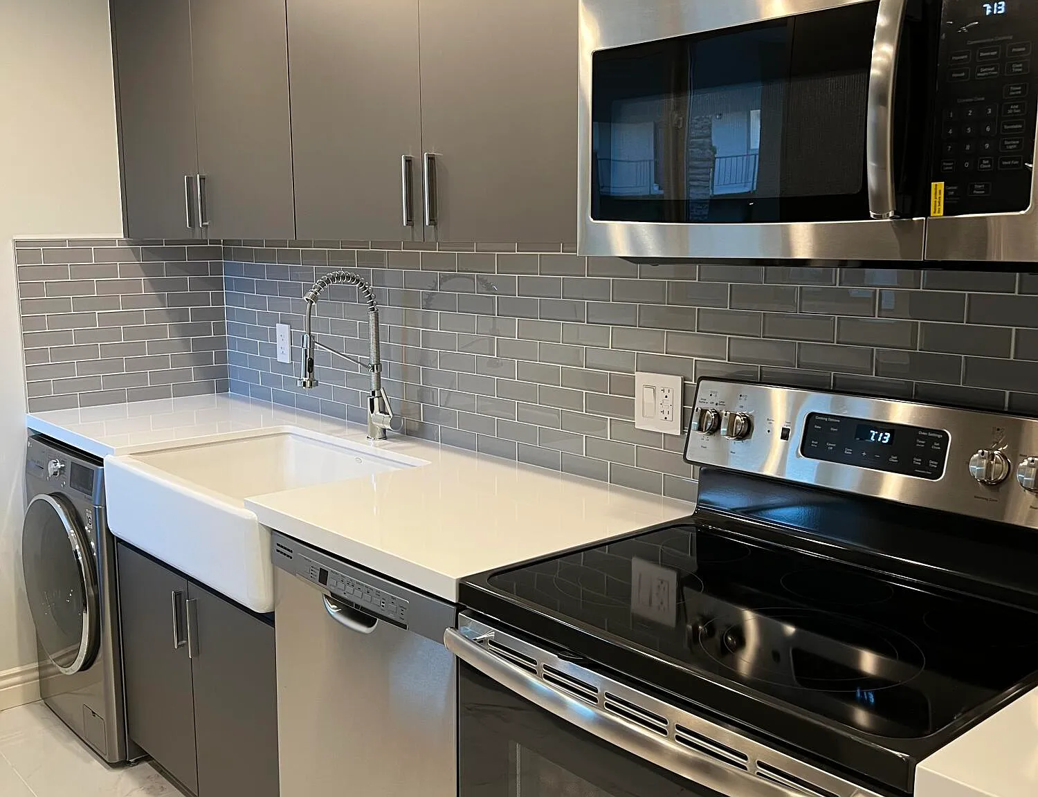 1 bed, 1.0 bath, 720 sqft, $2,050 — Photo 2