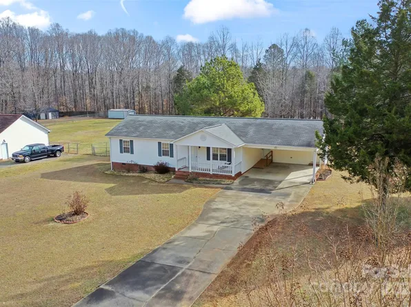 240 Stacey Ln #4, Thomasville, NC 27360