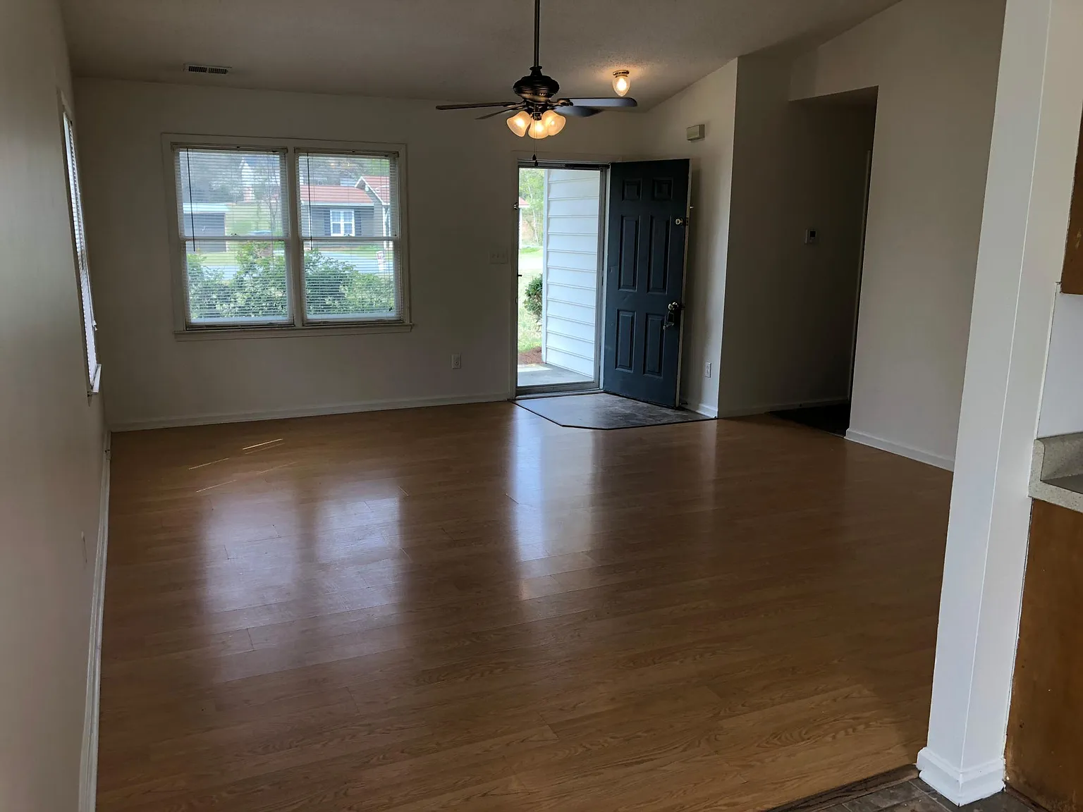 3 bed, $1,600 — Photo 1