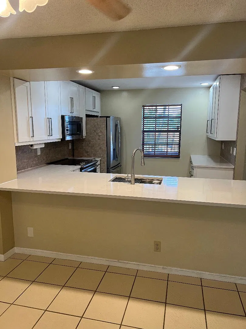 2 bed, 2.0 bath, 1170 sqft, $2,050 — Photo 2