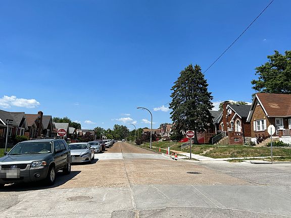 4th image of 8645 Oriole Ave