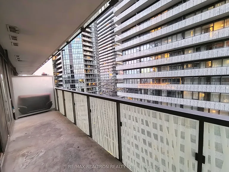 50 Charles St E #2607 — Photo 19