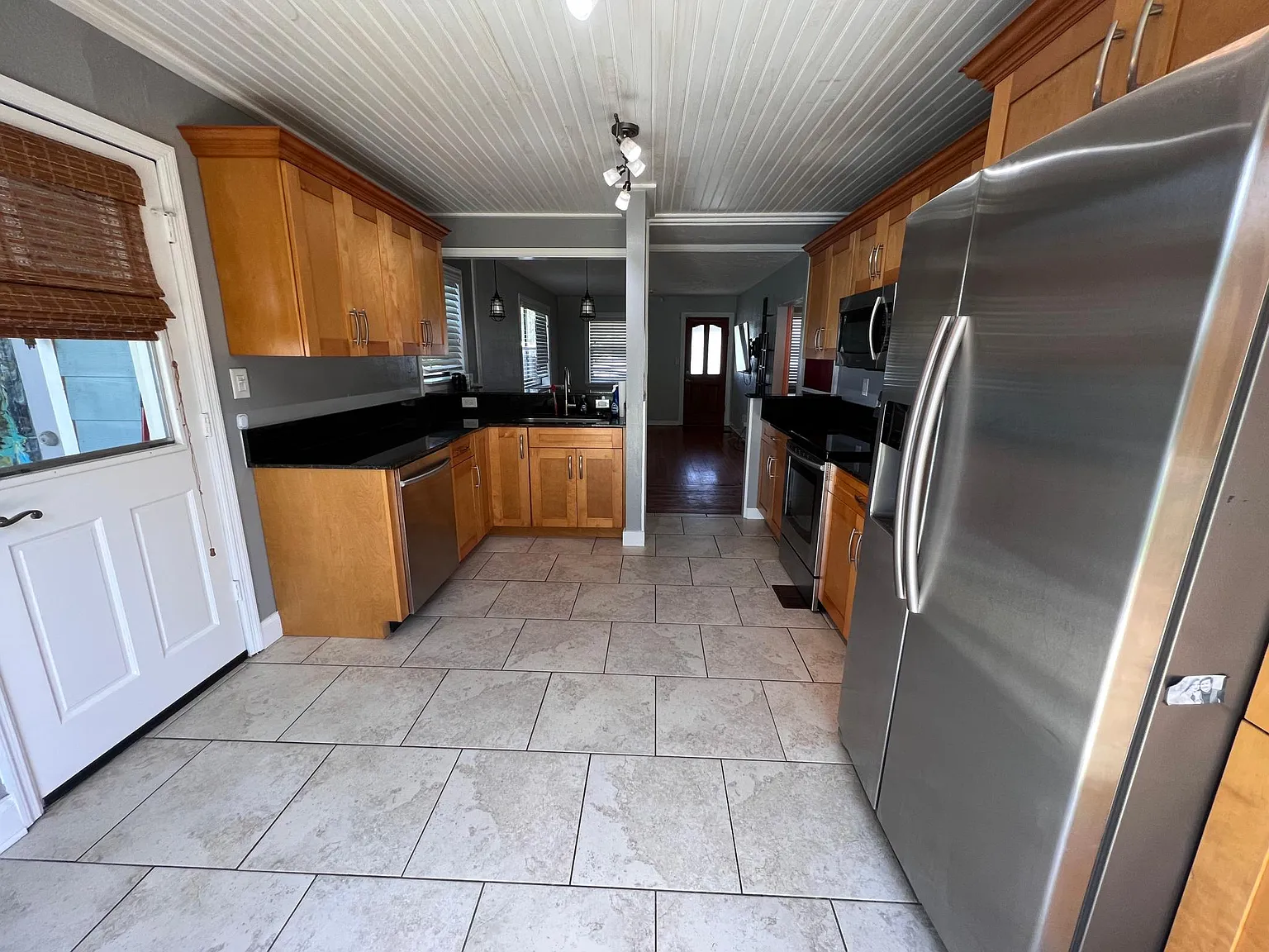 410 Manhattan Ave — Photo 3