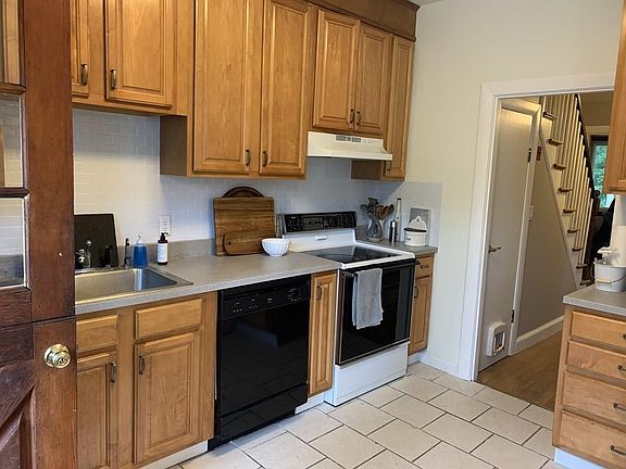 2nd image of 109 Coolidge St