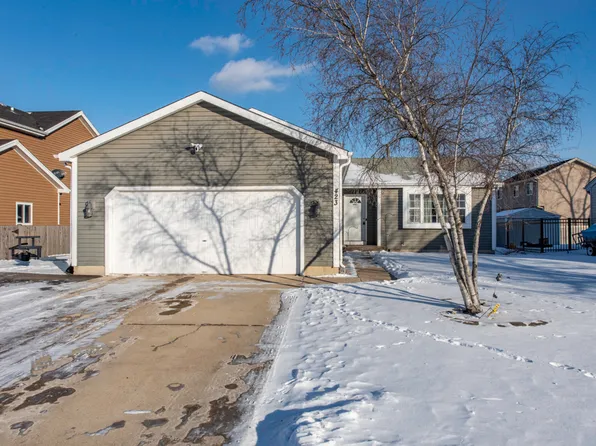 423 Windridge Dr, Round Lake Park, IL 60073