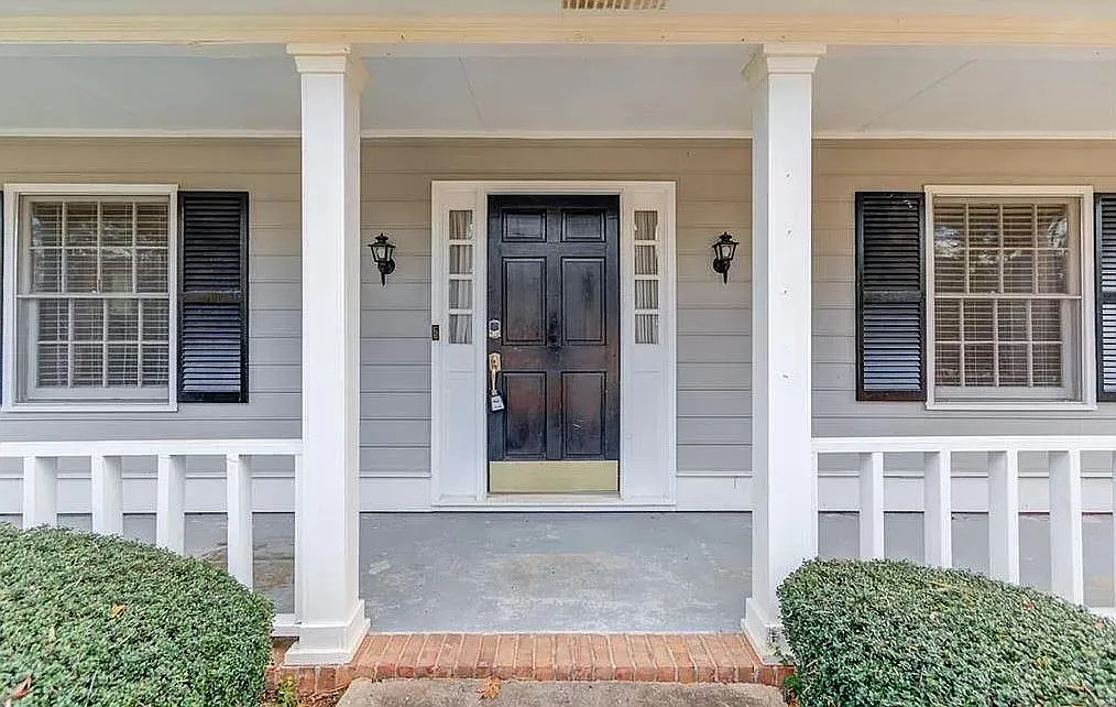 3 bed, 1992 sqft, $2,150 — Photo 2