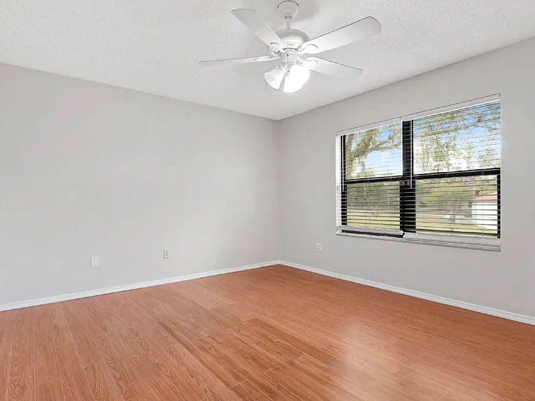 3 Olive Drive Run — Photo 15