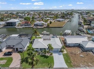 9 Fairview Blvd, Fort Myers Beach, FL 33931