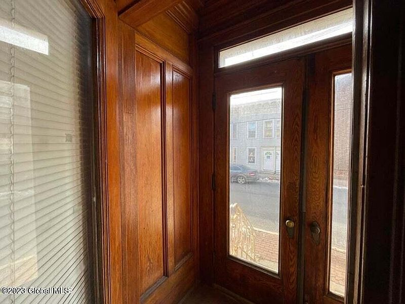 3rd image of 125 4th Avenue