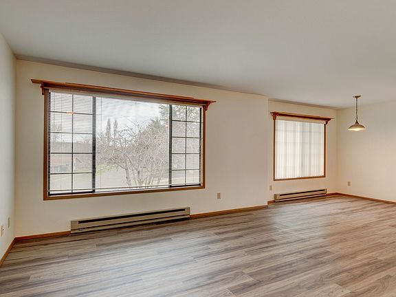 5th image of 701 SE 8th Ave #201