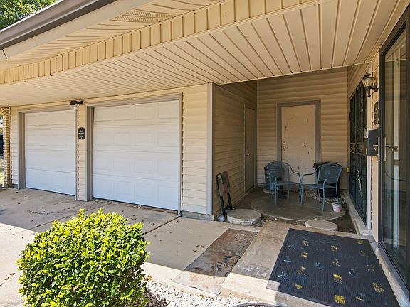 4th image of 2420 Timberlake Dr