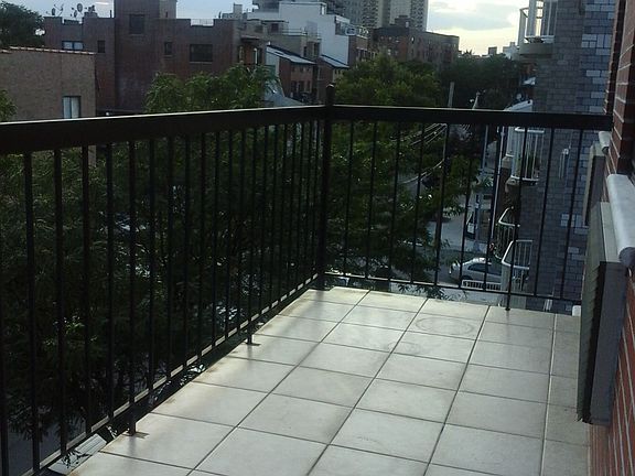 2nd image of 7613 113th St APT 4R