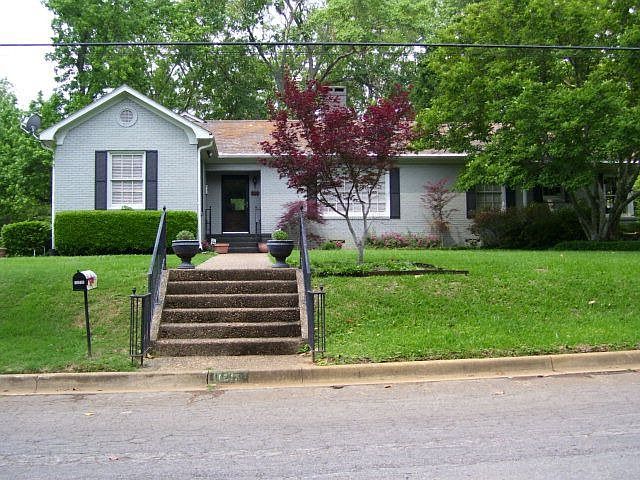 1st image of 1215 Sylvan Ave