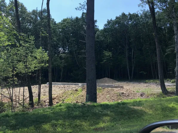 108 Camellia Dr, Kunkletown, PA 18058