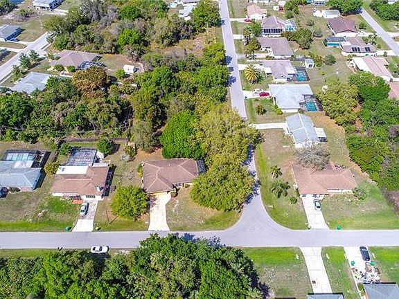 3rd image of 22454 Aster Ave