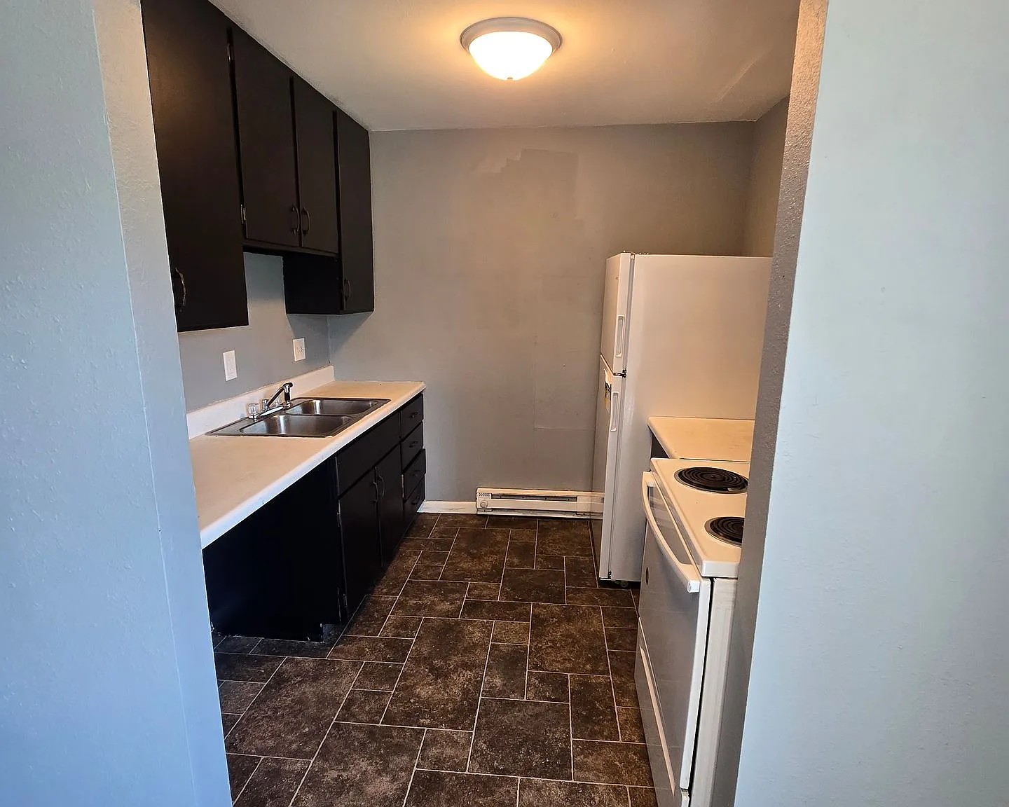 305 W Maple St — Photo 3