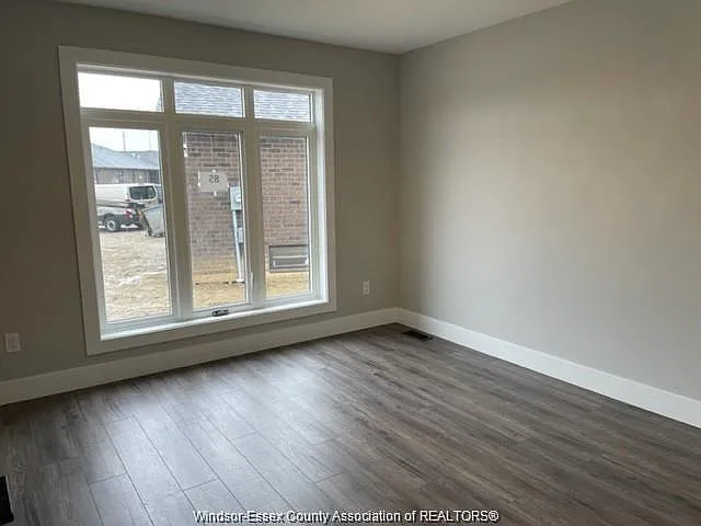 85 Bordeaux Pl — Photo 4