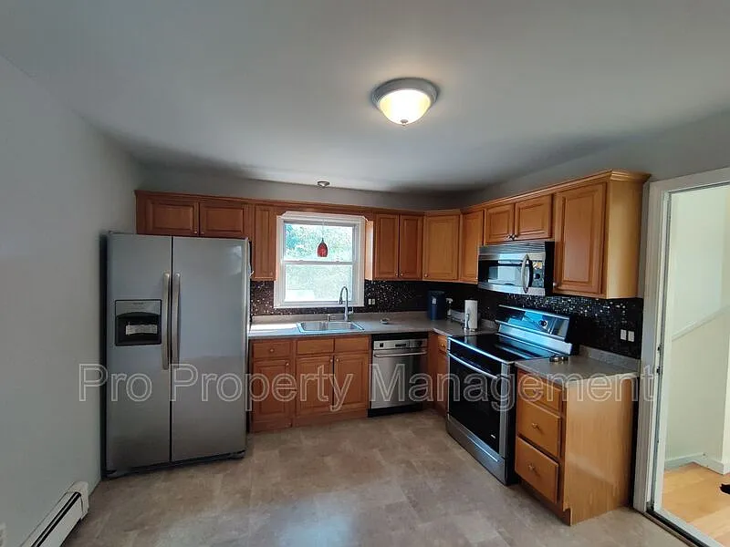 2 bed, 1.0 bath, $1,995 — Photo 3