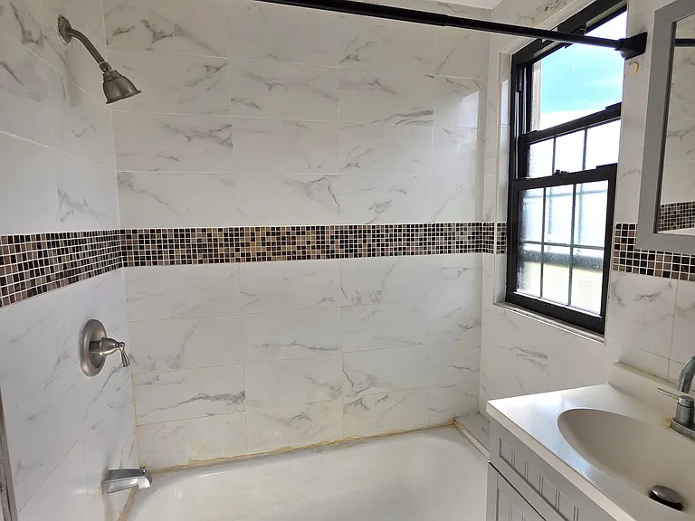 768 Glenwood Ave — Photo 13