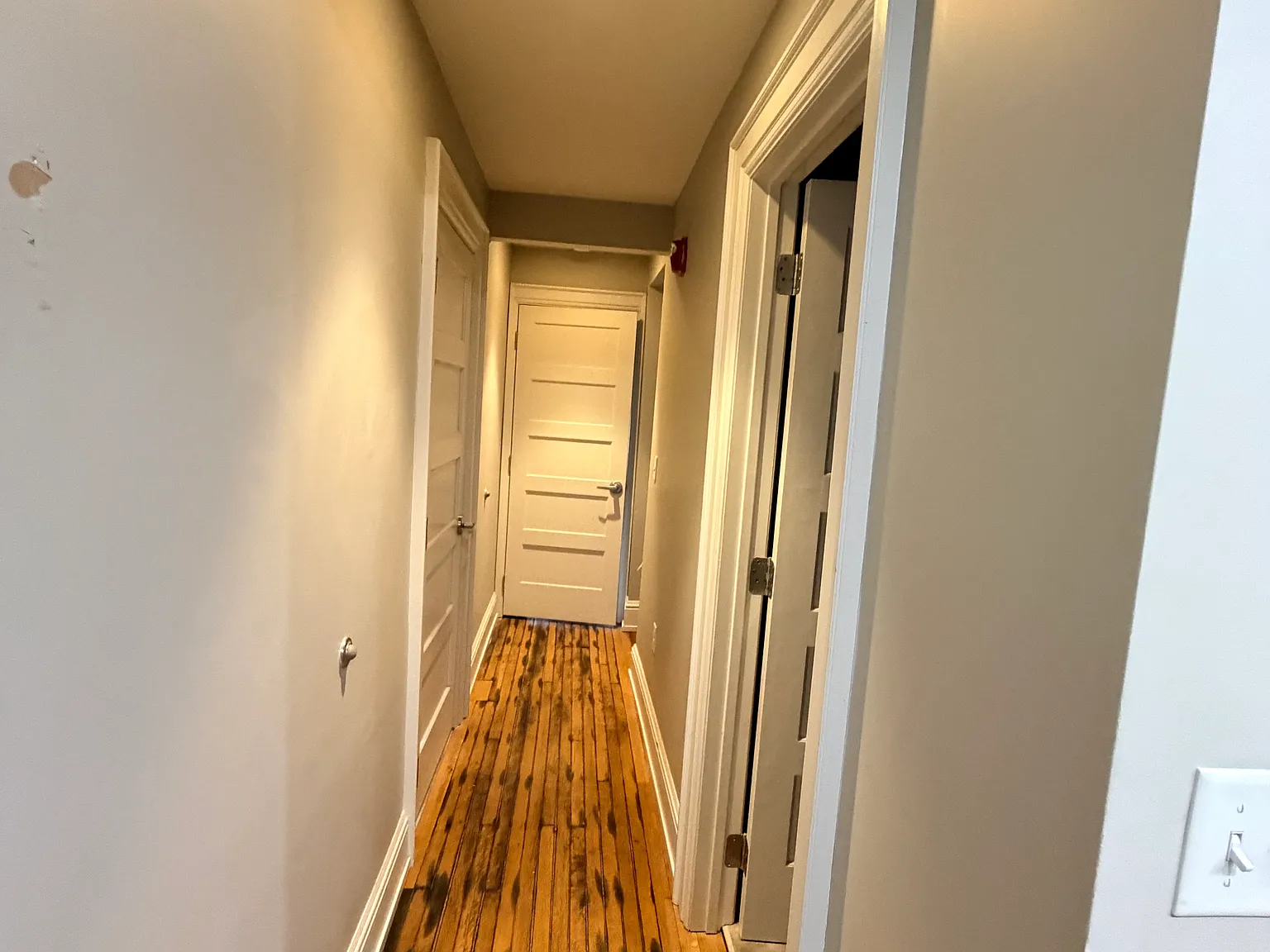 2 bed, 1100 sqft, $1,100 — Photo 1