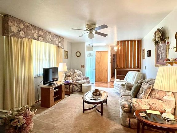3rd image of 505 Green Acres Cir